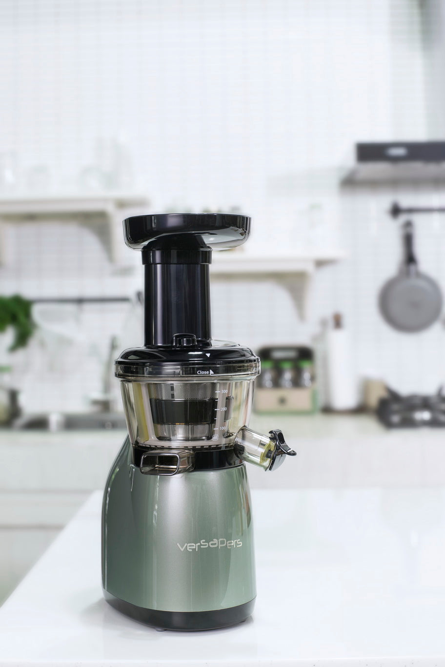 Versapers slowjuicers Sea Green 3G in the Kitchen